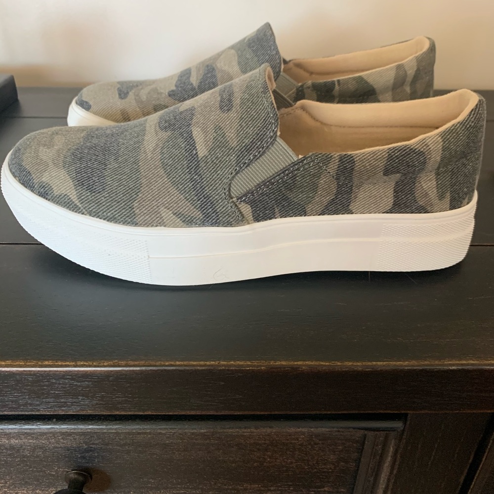 Camo Slip On Sneaker - Size 6